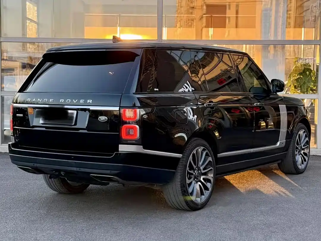 Land Rover Range Rover 2018 3.0 SC V6 Vogue Heritage Extended Edition фото 3