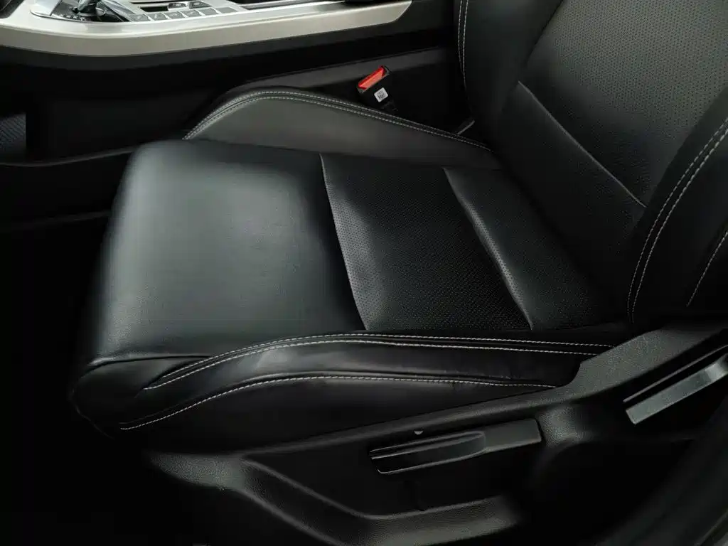Фото 20 - Geely Coolray