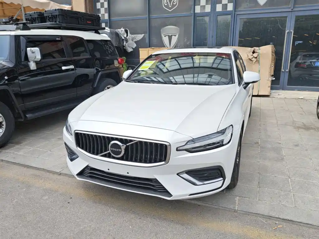 2025 Volvo S60