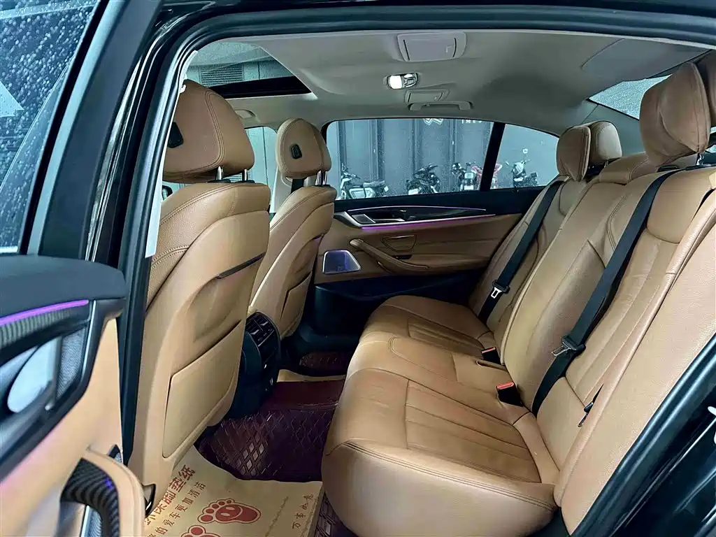 BMW 5 Series 2018 528Li Launch Special Edition фото 18