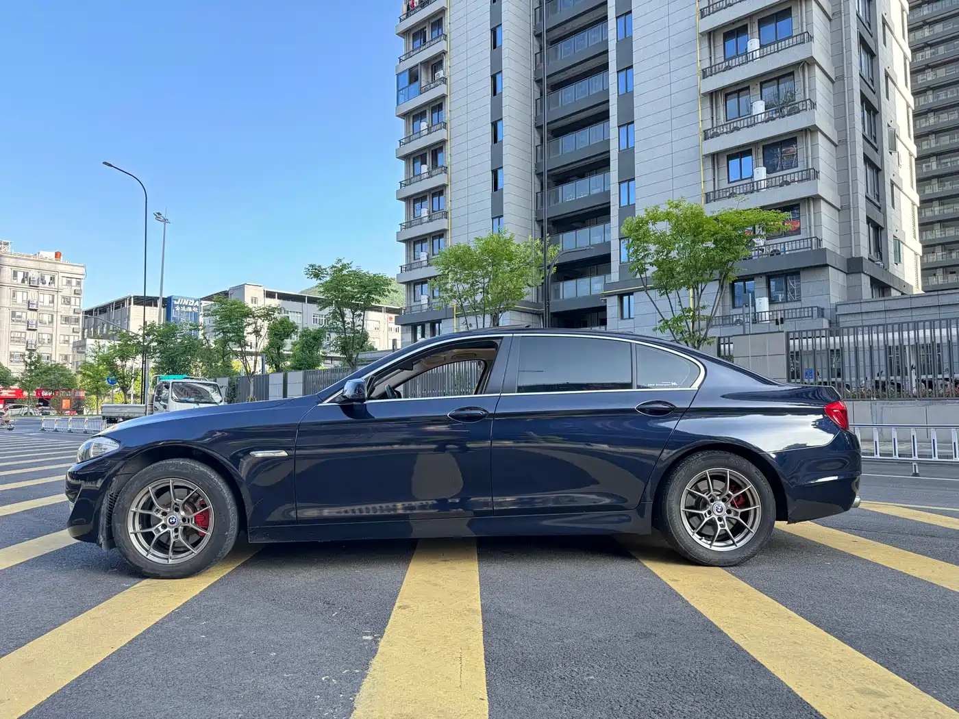 BMW 5 Series 2013 525Li Luxury фото 7