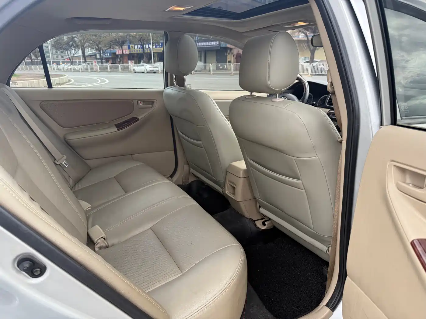 Toyota Corolla 2013 1.6L Automatic Luxury фото 11