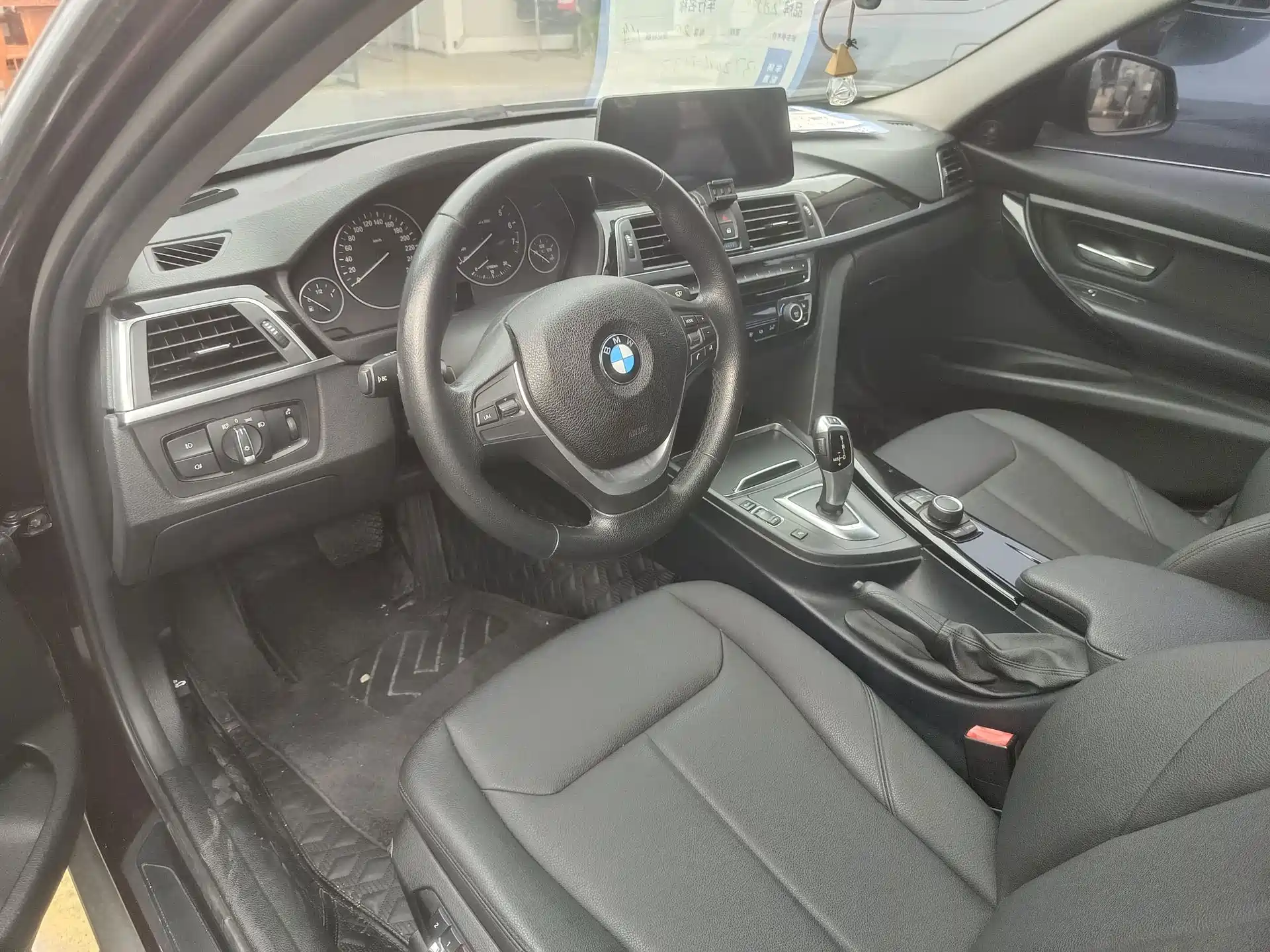 صورة 4 - BMW 3 Series