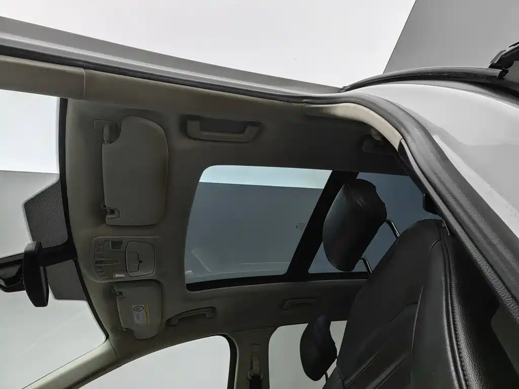 Фото 14 - Ford Edge