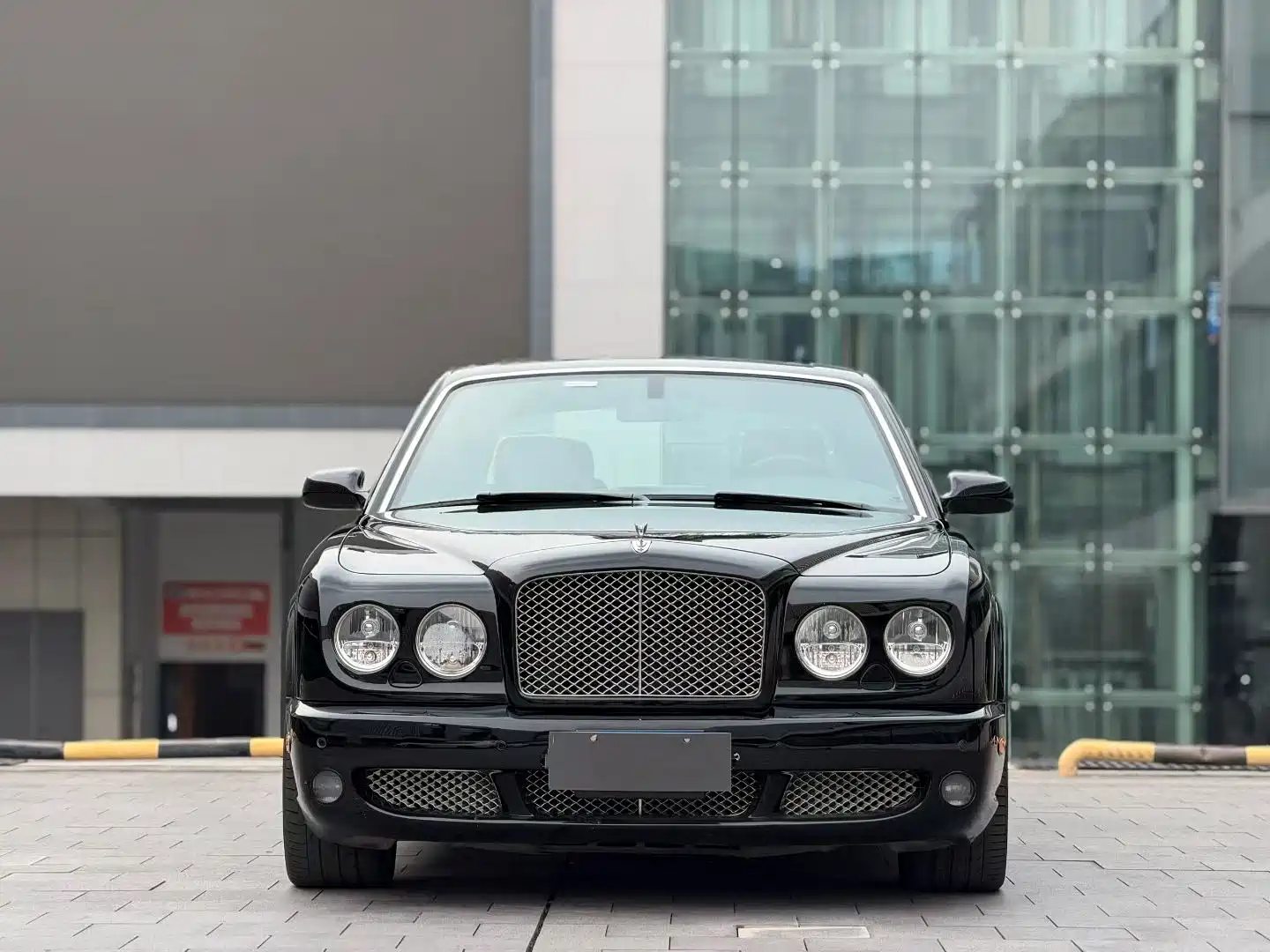 Photo 2 - Bentley Arnage