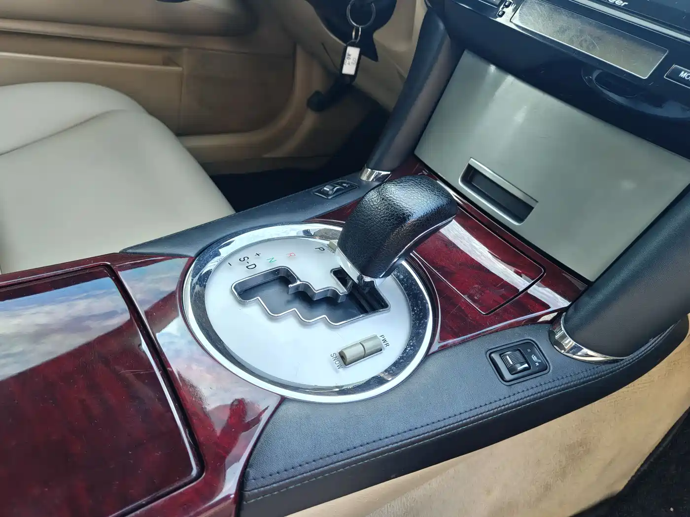 Toyota Reiz 2008 2.5S Special Navigation Edition фото 40