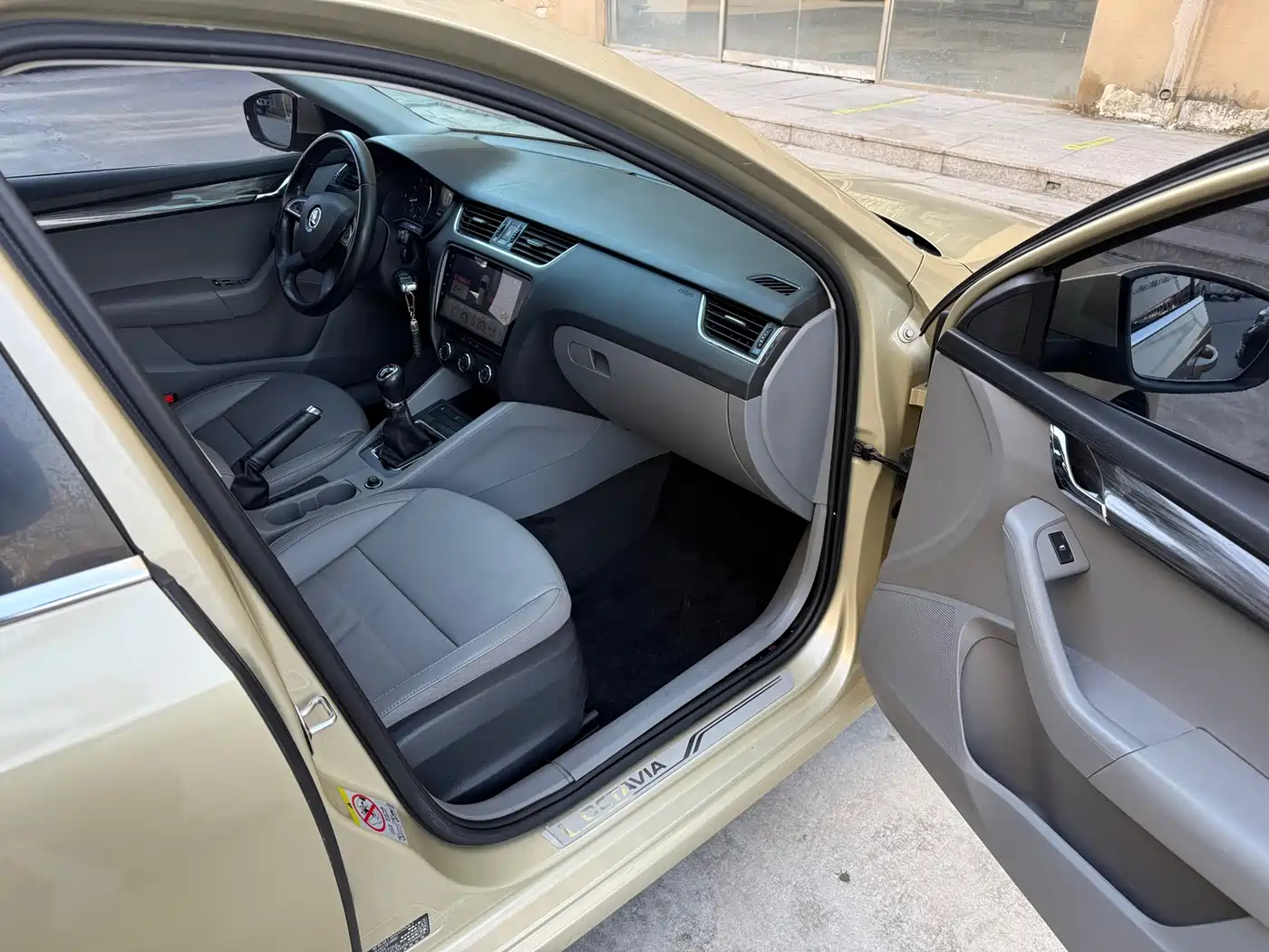 Škoda Octavia 2015 1.6L Manual逸俊版 фото 13