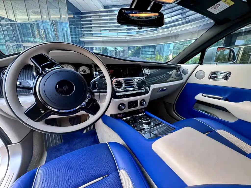 Фото 11 - Rolls-Royce Wraith