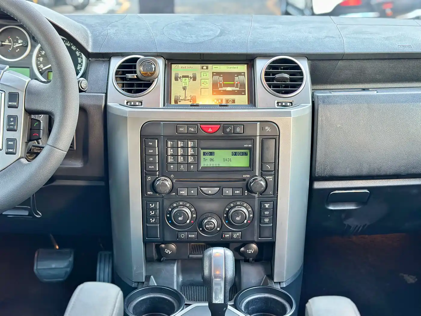Land Rover Discovery 2005 Model 4.4 V8 HSE фото 39