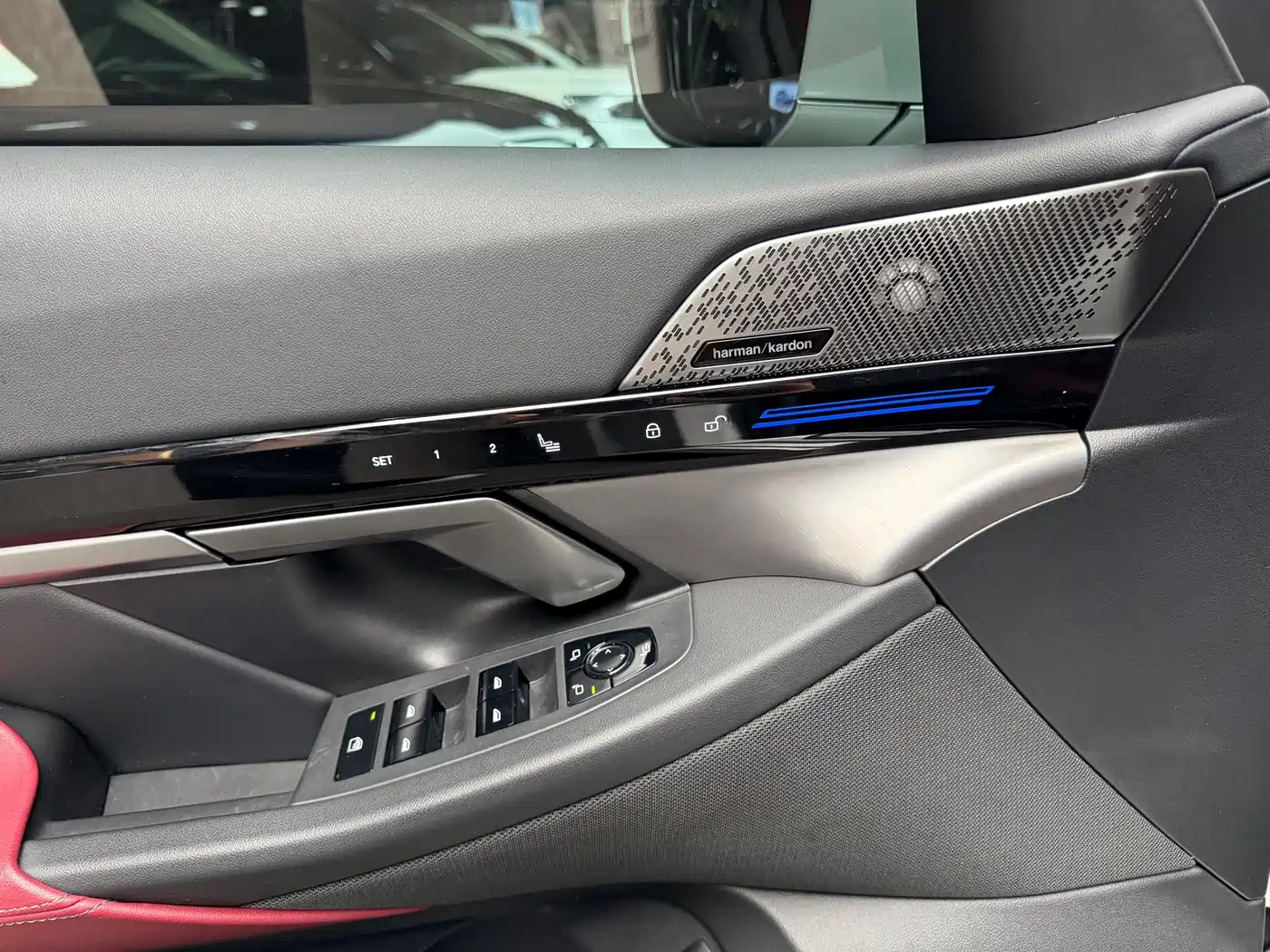 BMW 5 Series 2024 525Li M Sport Package фото 15