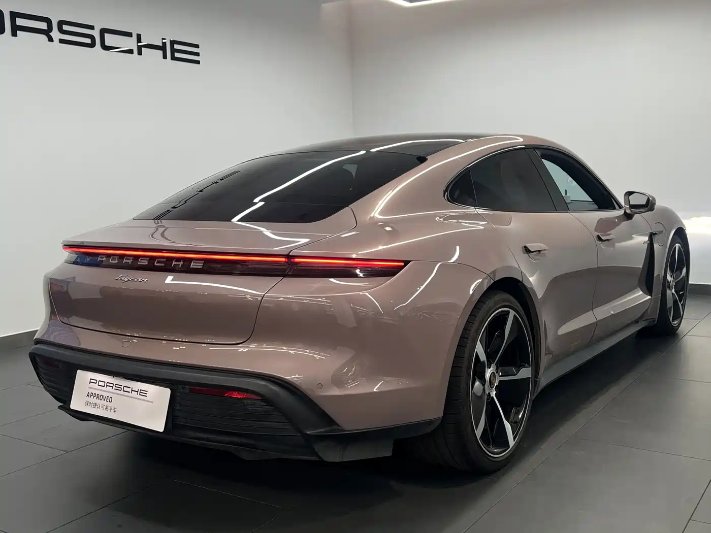 Porsche Taycan 2021 2020 Taycan