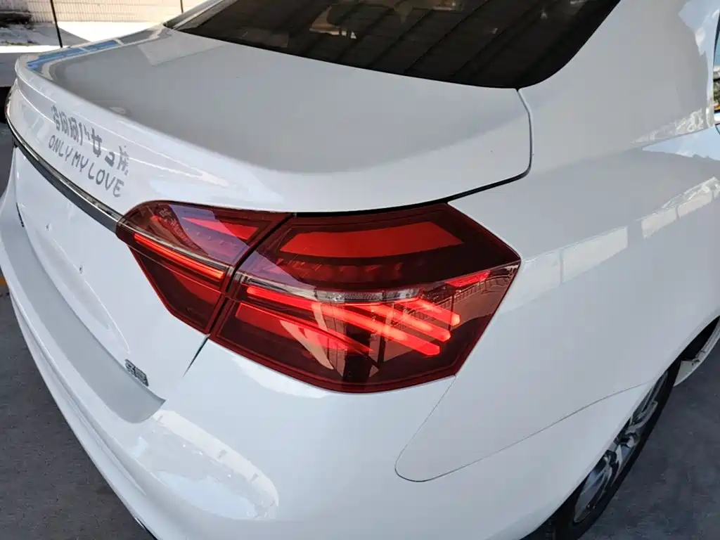 Фото 8 - Geely Emgrand