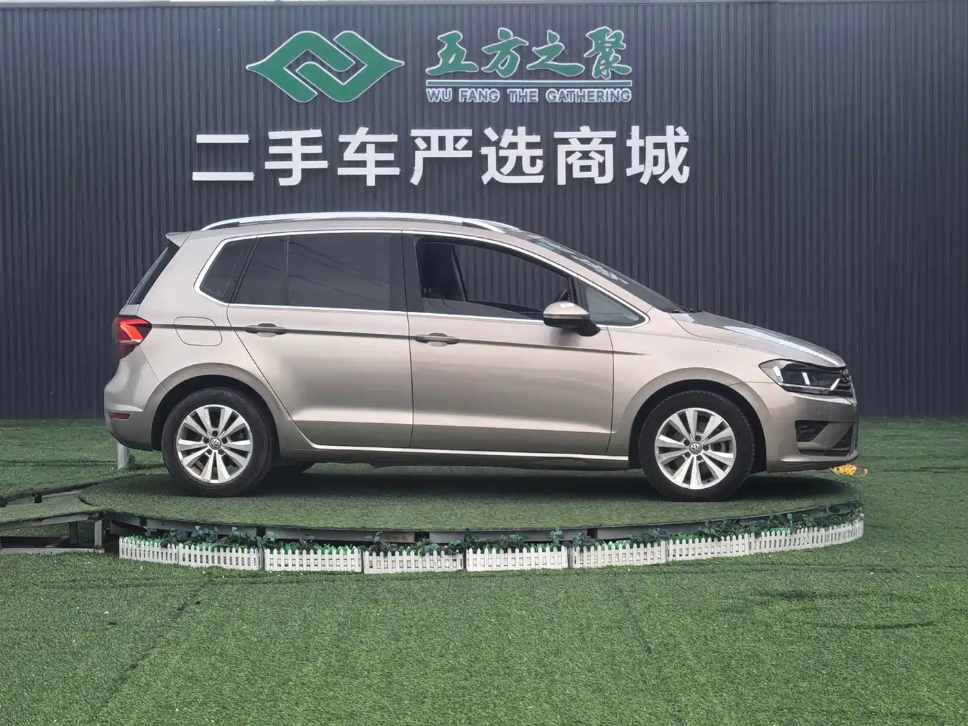 Volkswagen Golf Sportsvan 2016 230TSI Automatic Progressive фото 18