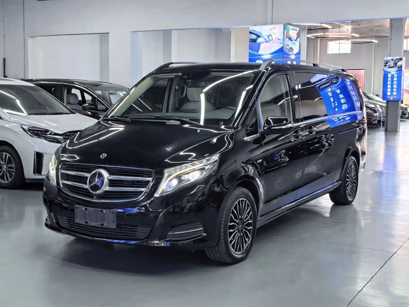 Mercedes-Benz V-Class