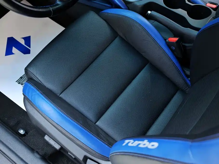 Hyundai Veloster 2015 1.6T Automatic Luxury Edition фото 26