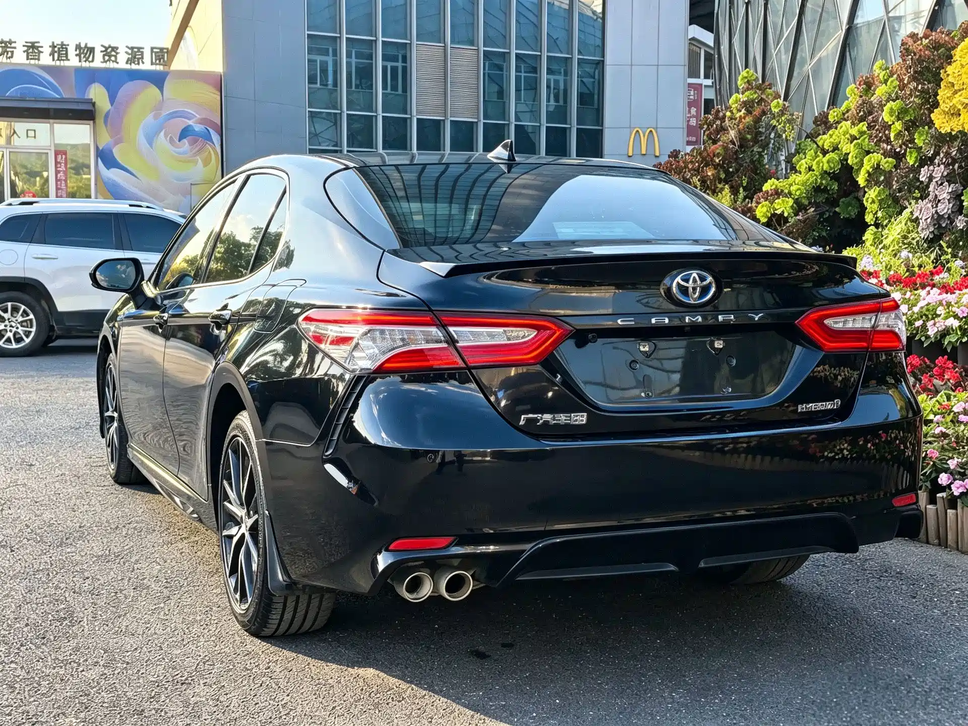 Фото 4 - Toyota Camry