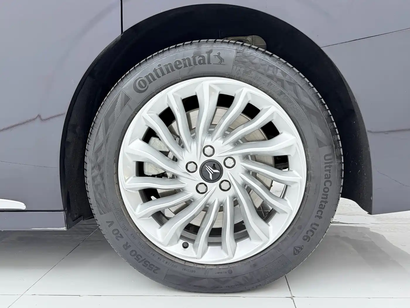Voyah Auto Voyah Dreamer 2024 PHEV Extended Range Premium Edition фото 29