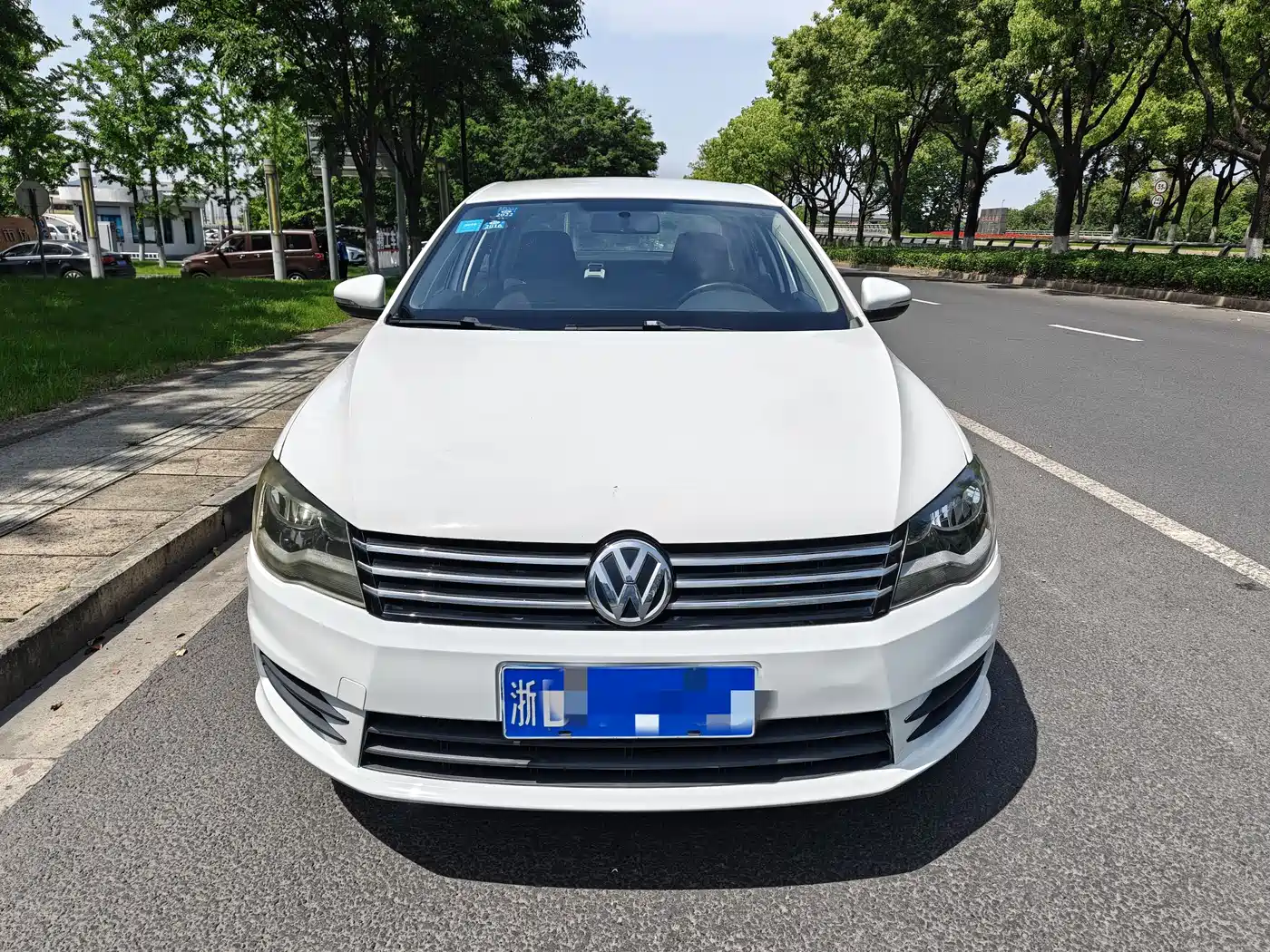 Volkswagen Bora 2014 1.6L Automatic Fashion Edition фото 2