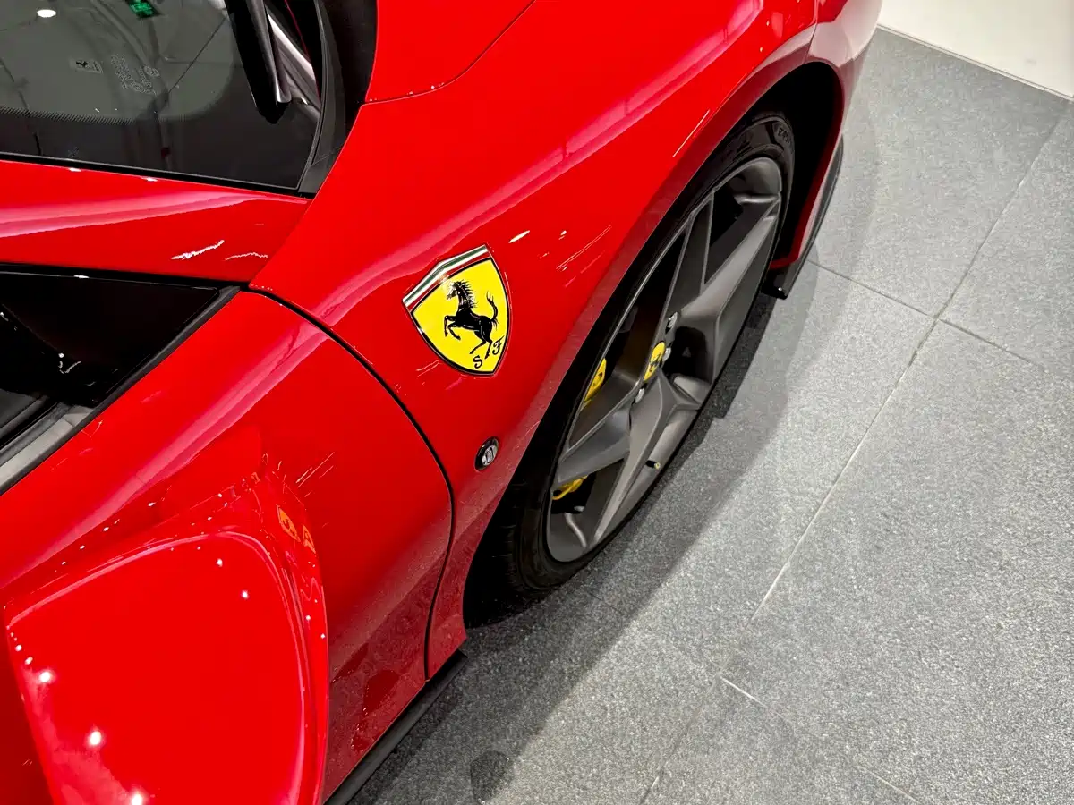 Ferrari F8 2021 2020 Spider 3.9T V8