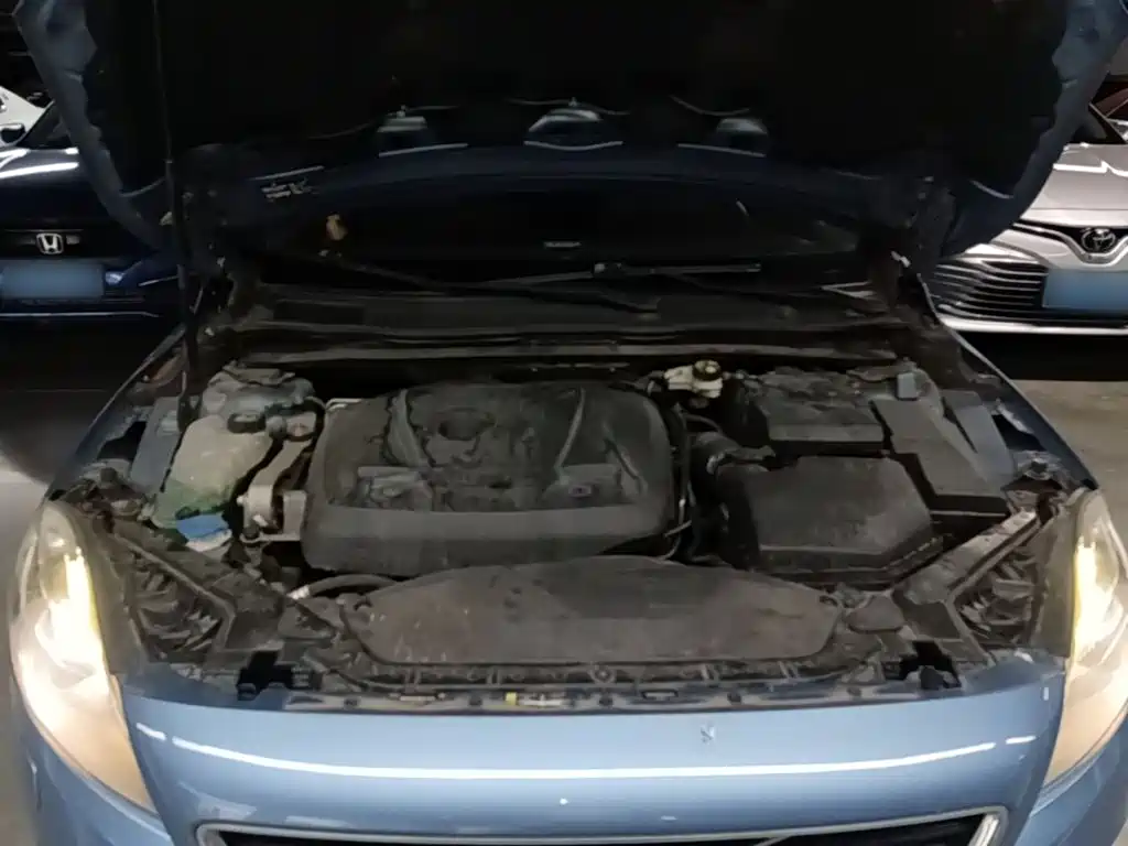 Фото 20 - Volvo V40