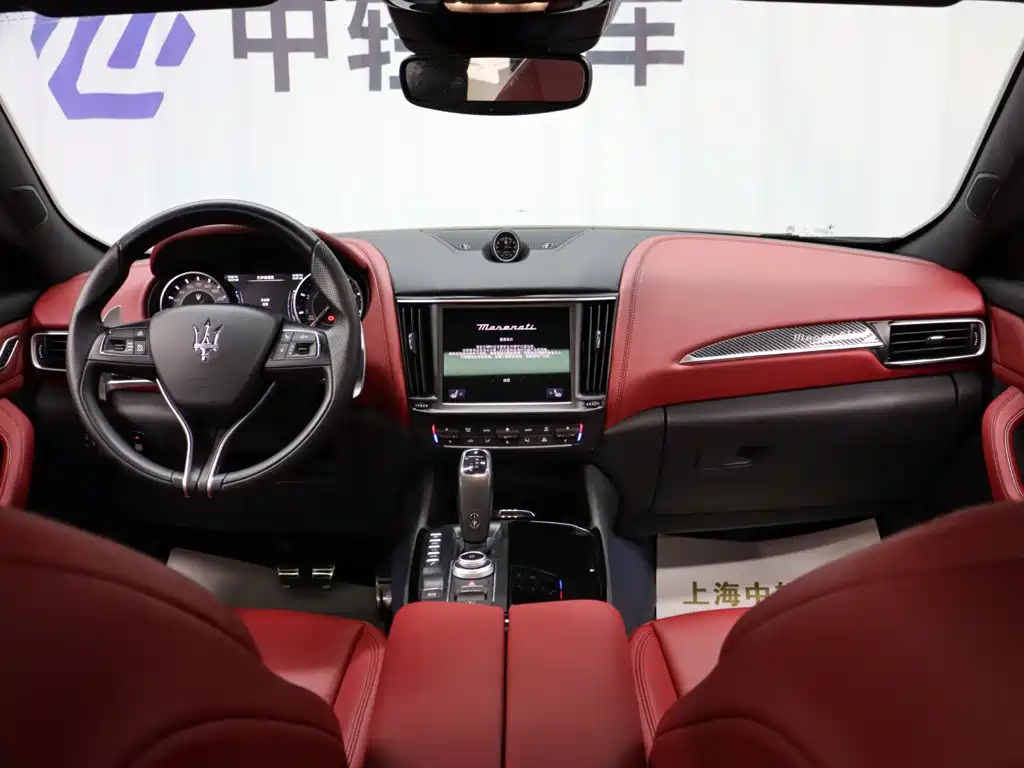 Фото 12 - Maserati Levante