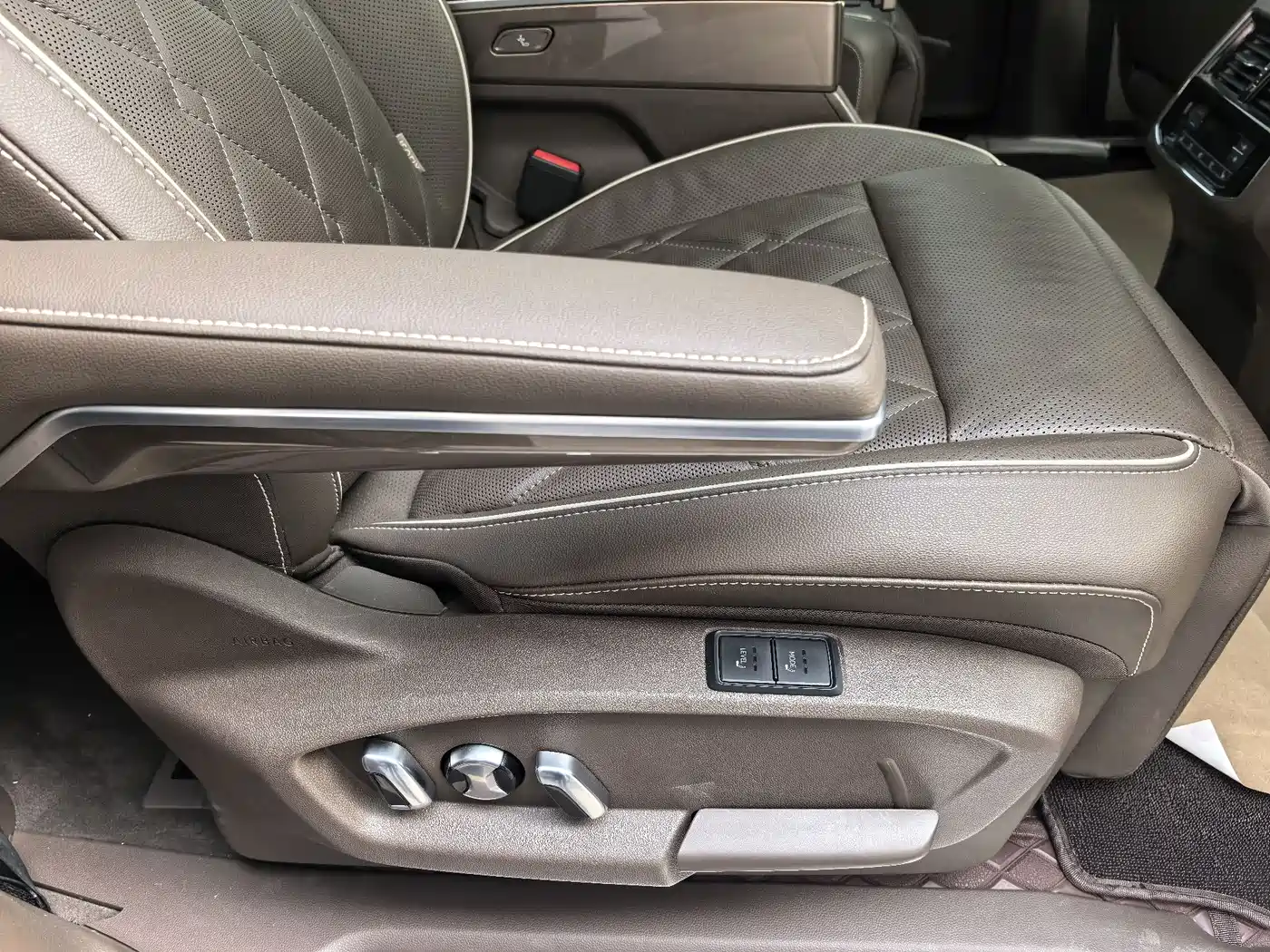 Volkswagen Viloran 2020 380TSI Premium фото 22