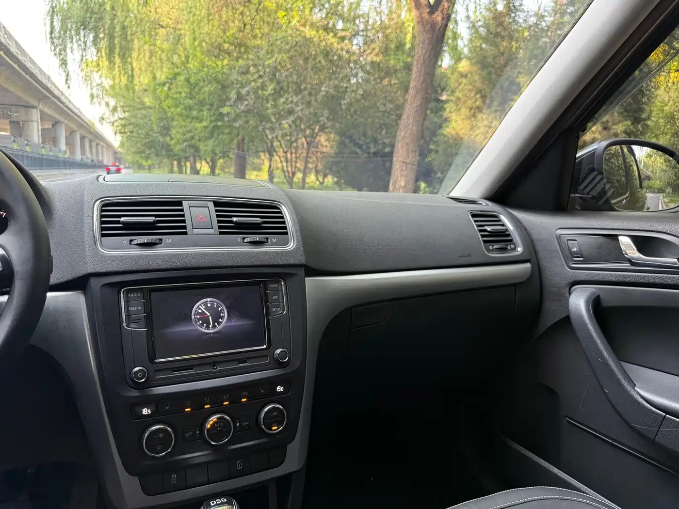 Škoda Yeti 2016 1.4TSI DSG Prestige Edition фото 11