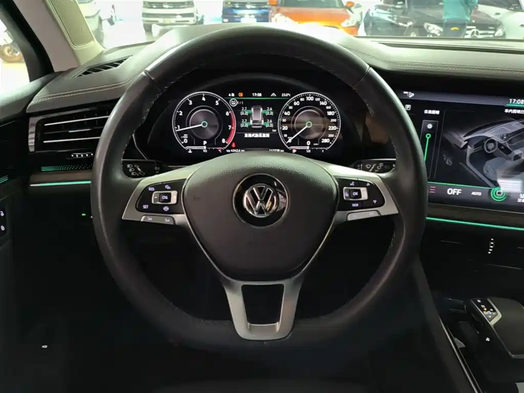 Volkswagen Touareg 2020 2.0TSI Rui Shang Edition China VI фото 11