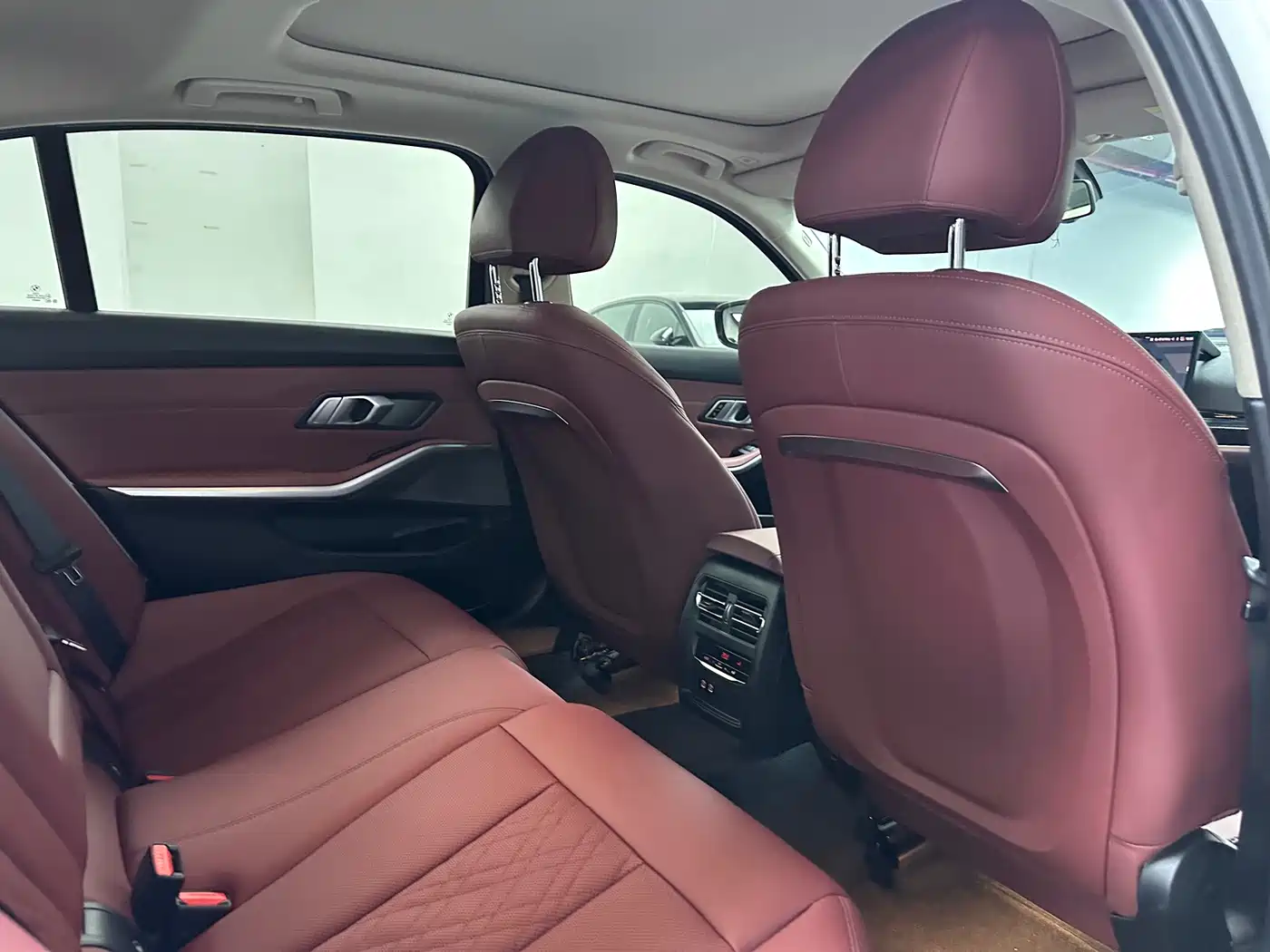 BMW 3 Series 2024 320Li M Sport Package фото 14