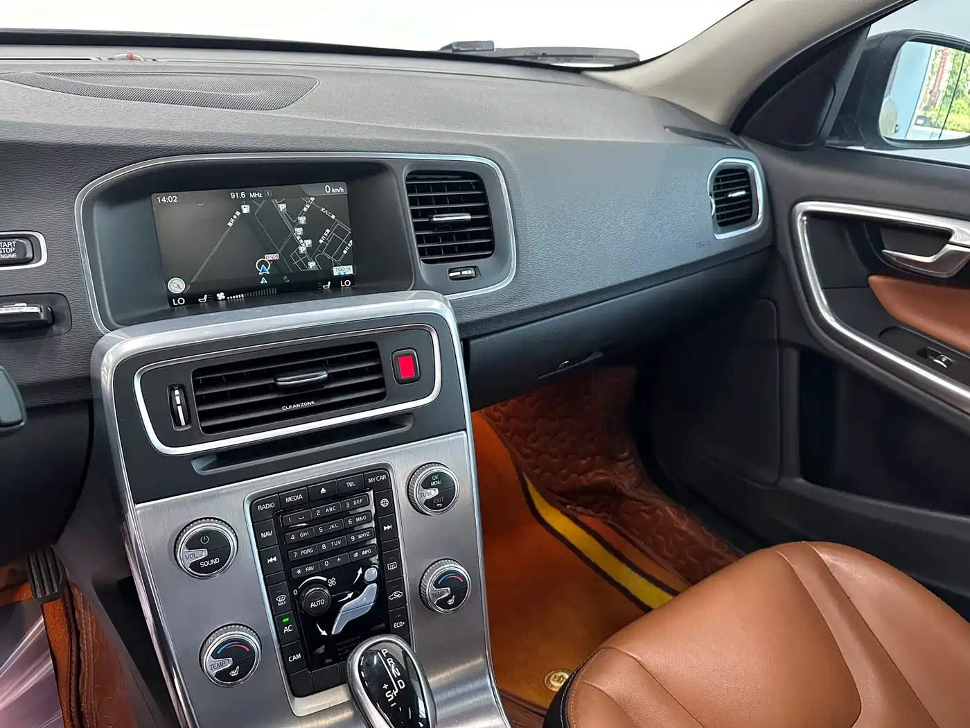 Фото 13 - Volvo S60