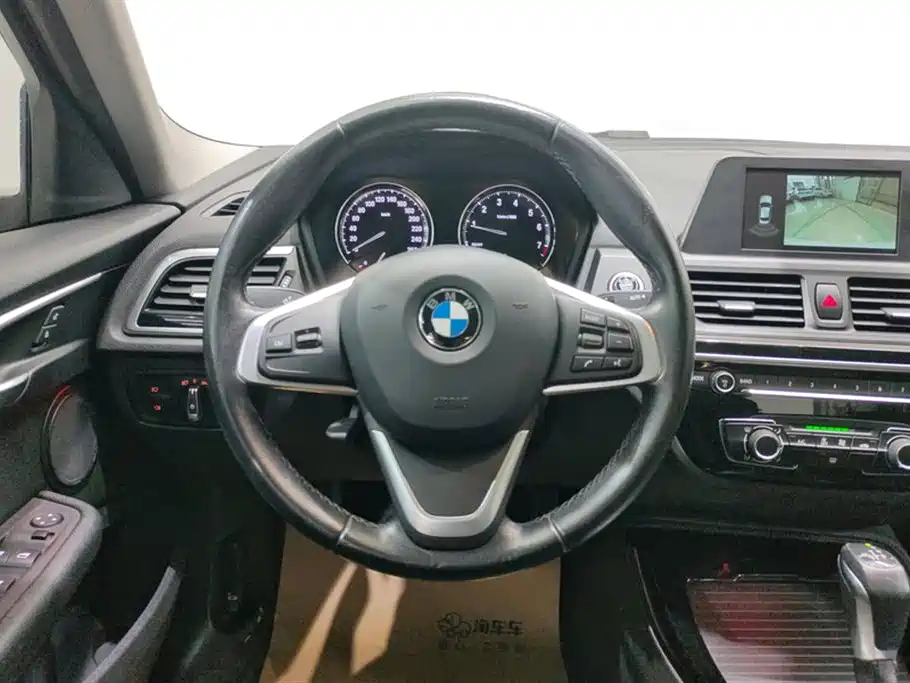 BMW 1 Series 2018 Facelift 118i Sport фото 15