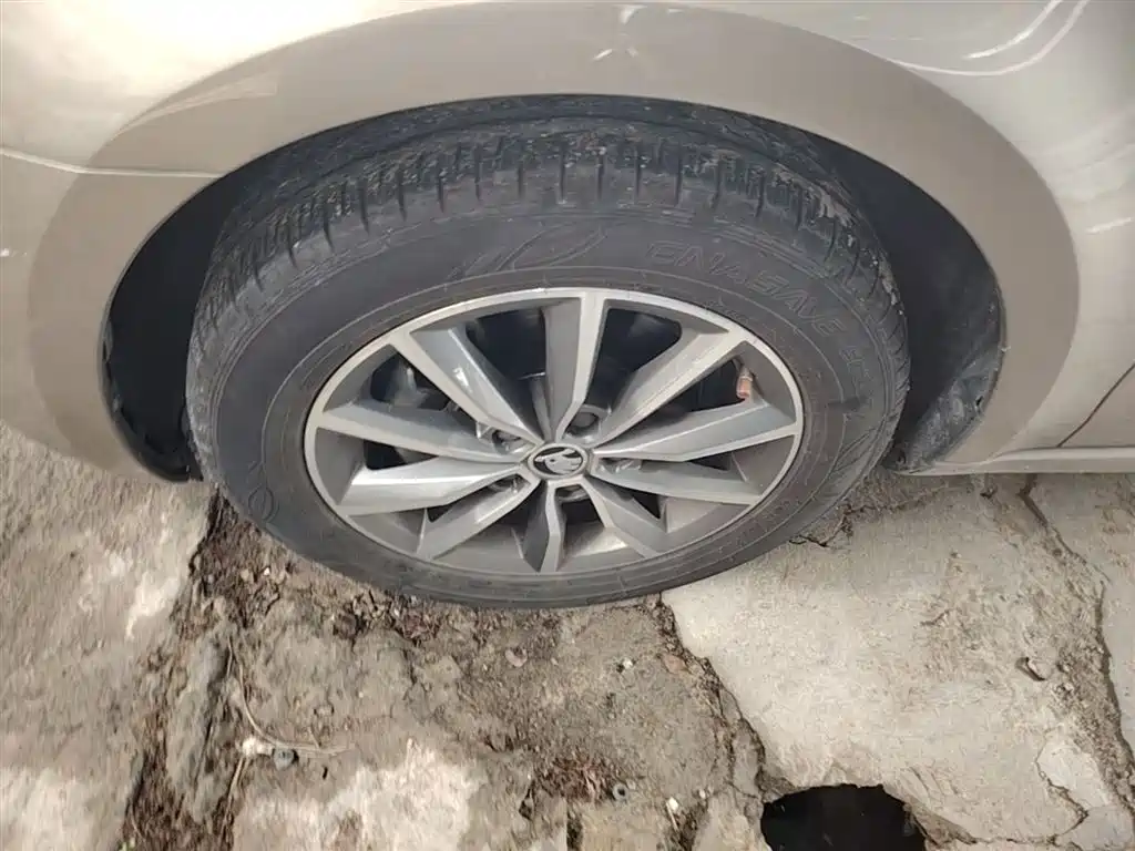 Škoda Octavia 2019 TSI230 DSG Zhixing Comfort Edition China VI фото 23