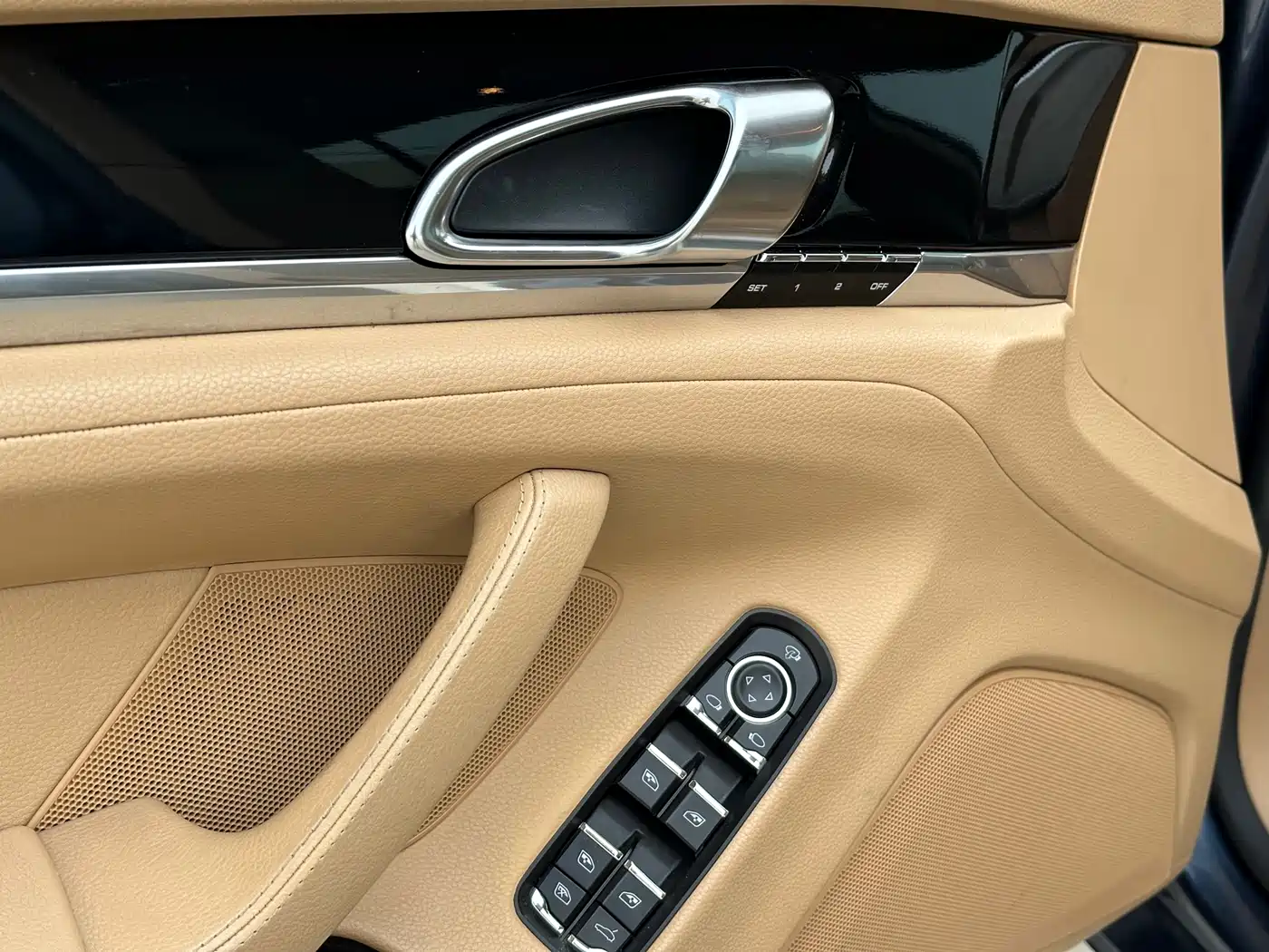 Porsche Panamera 2013 Panamera 4 Platinum Edition 3.6L фото 12