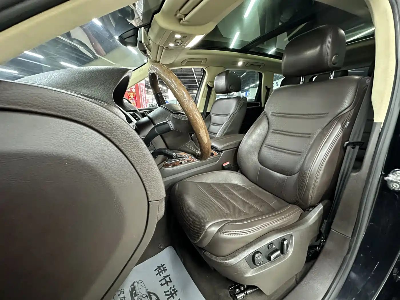 Volkswagen Touareg 2011 3.0TSI Comfort фото 29