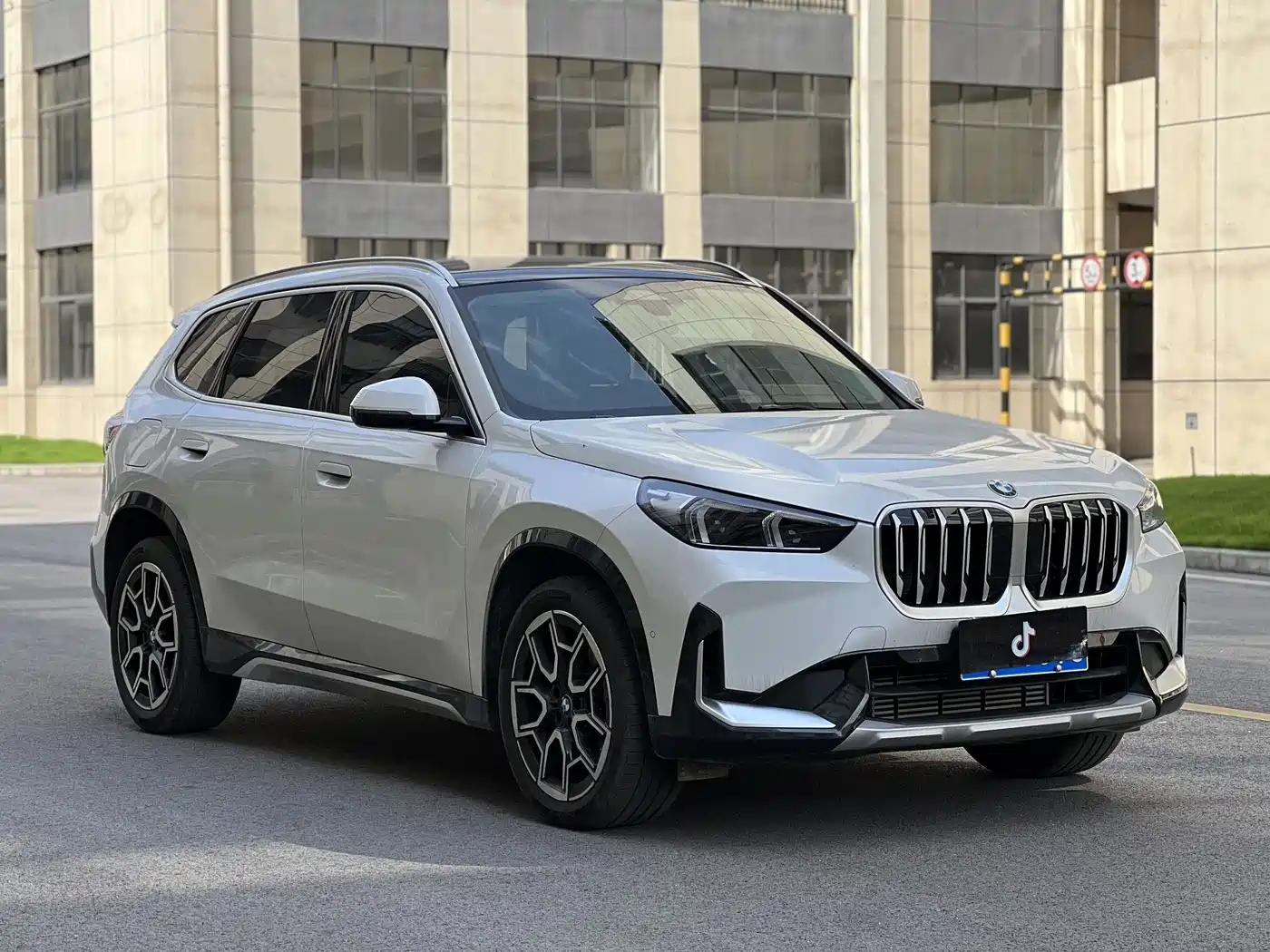 BMW X1 2024 sDrive25Li X Design Package фото 3