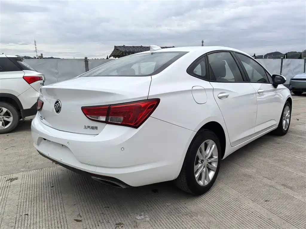 Buick Verano 2018 Sedan 20T Dual Clutch Leading фото 14