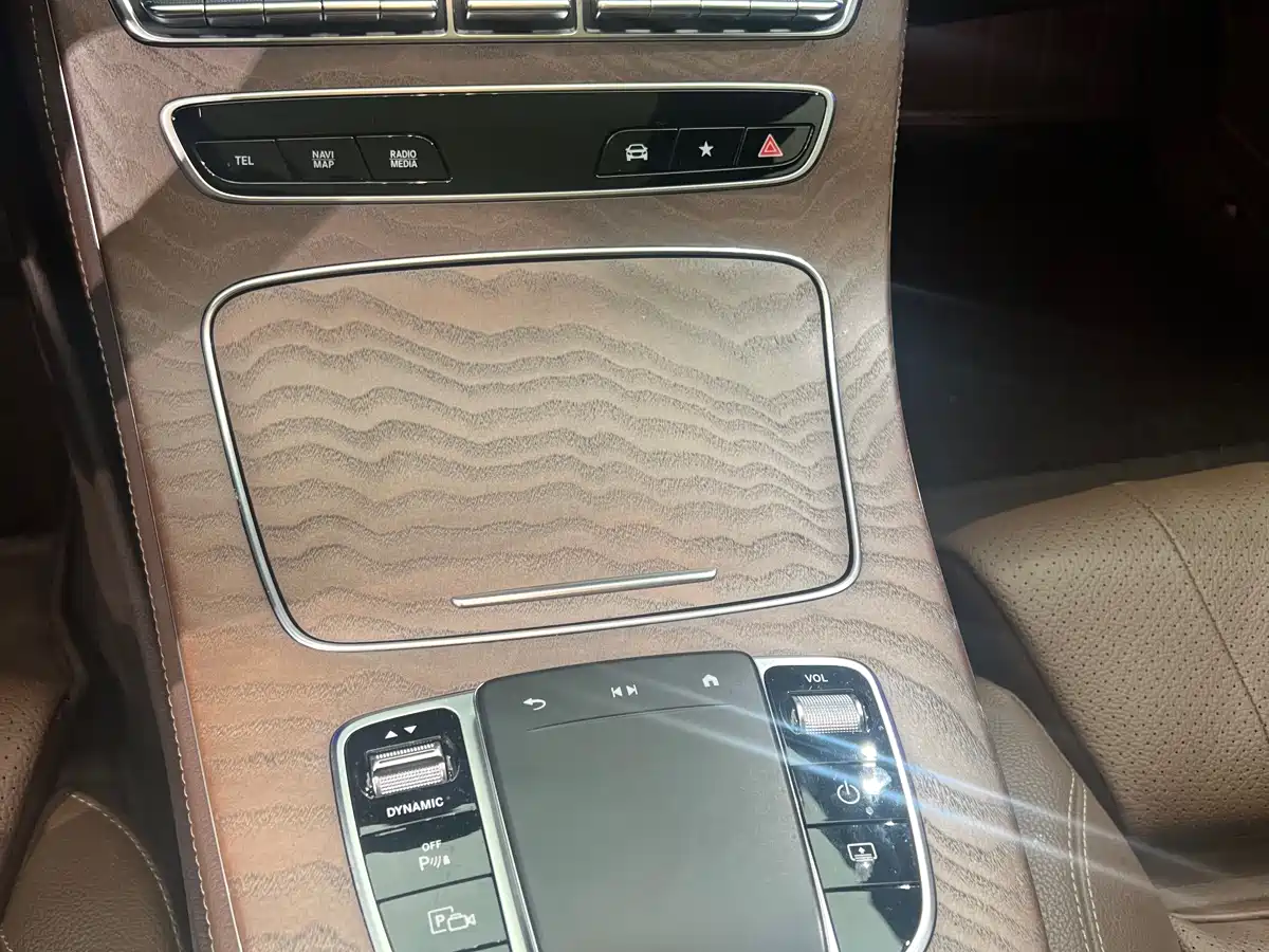 Mercedes-Benz E-Class 2022 E 300 L Luxury фото 17