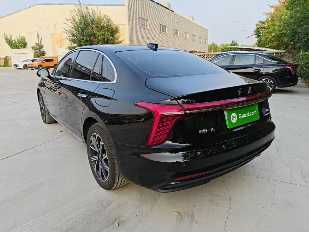 Фото 5 - Hongqi H5 PHEV
