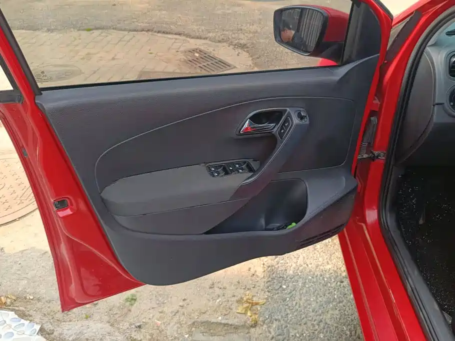 Photo 7 - Volkswagen Polo