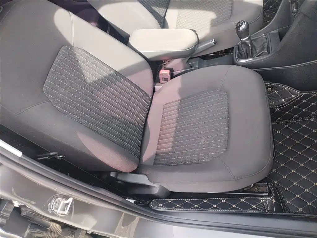 Volkswagen Jetta 2015 Value Edition 1.6L Manual Comfort фото 20