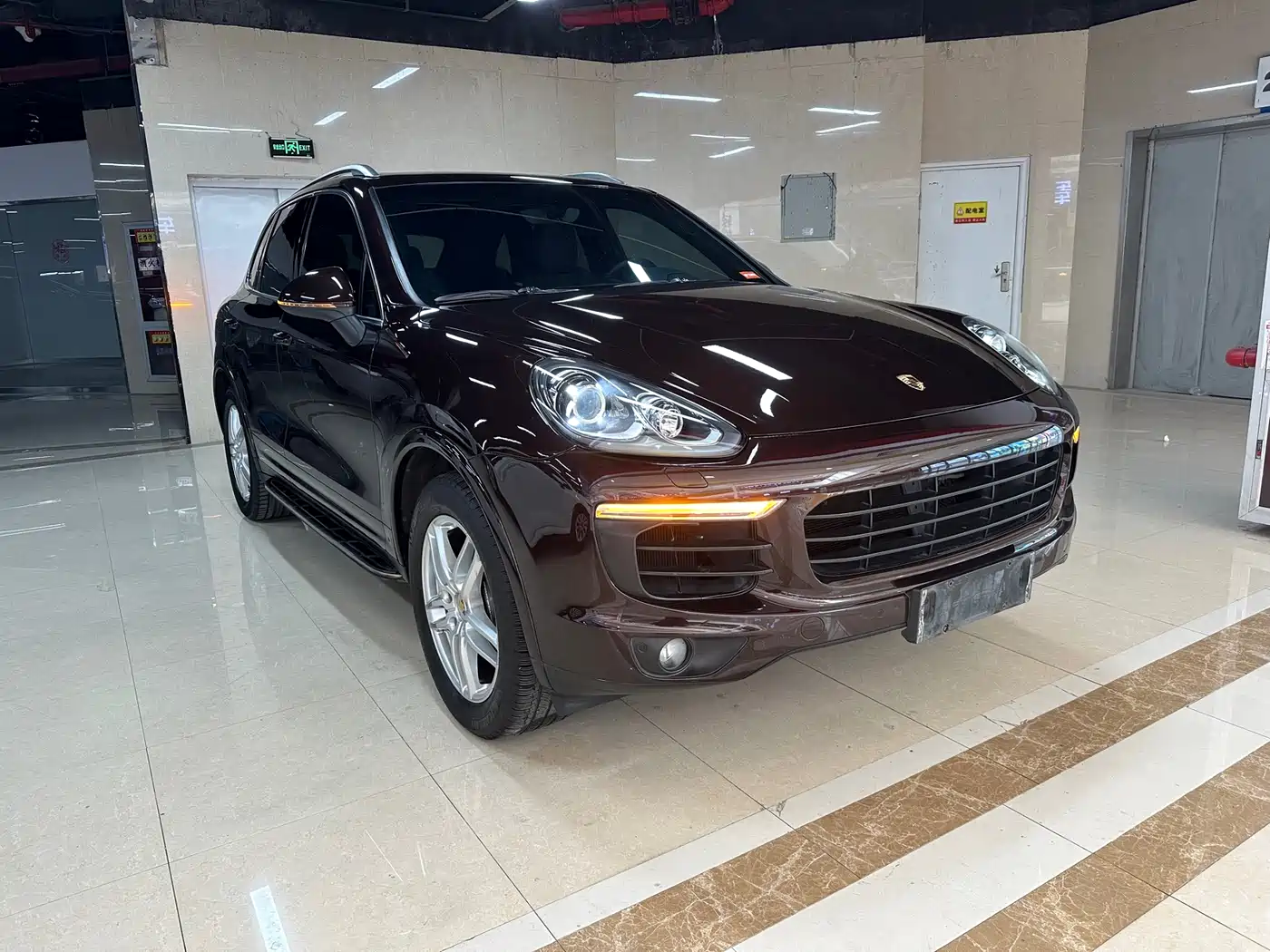 Porsche Cayenne 2016 Cayenne Platinum Edition 3.0T фото 3