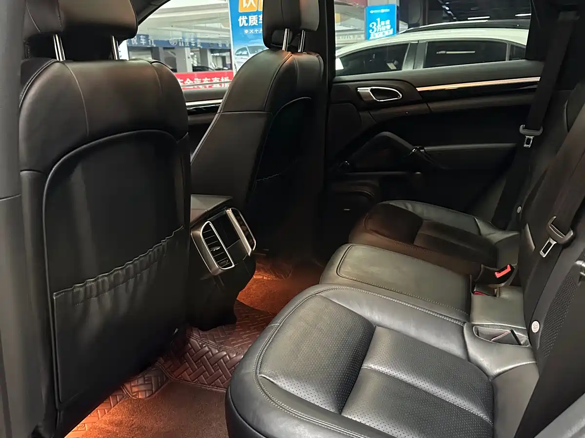 Porsche Cayenne 2016 Cayenne Platinum Edition 3.0T фото 8