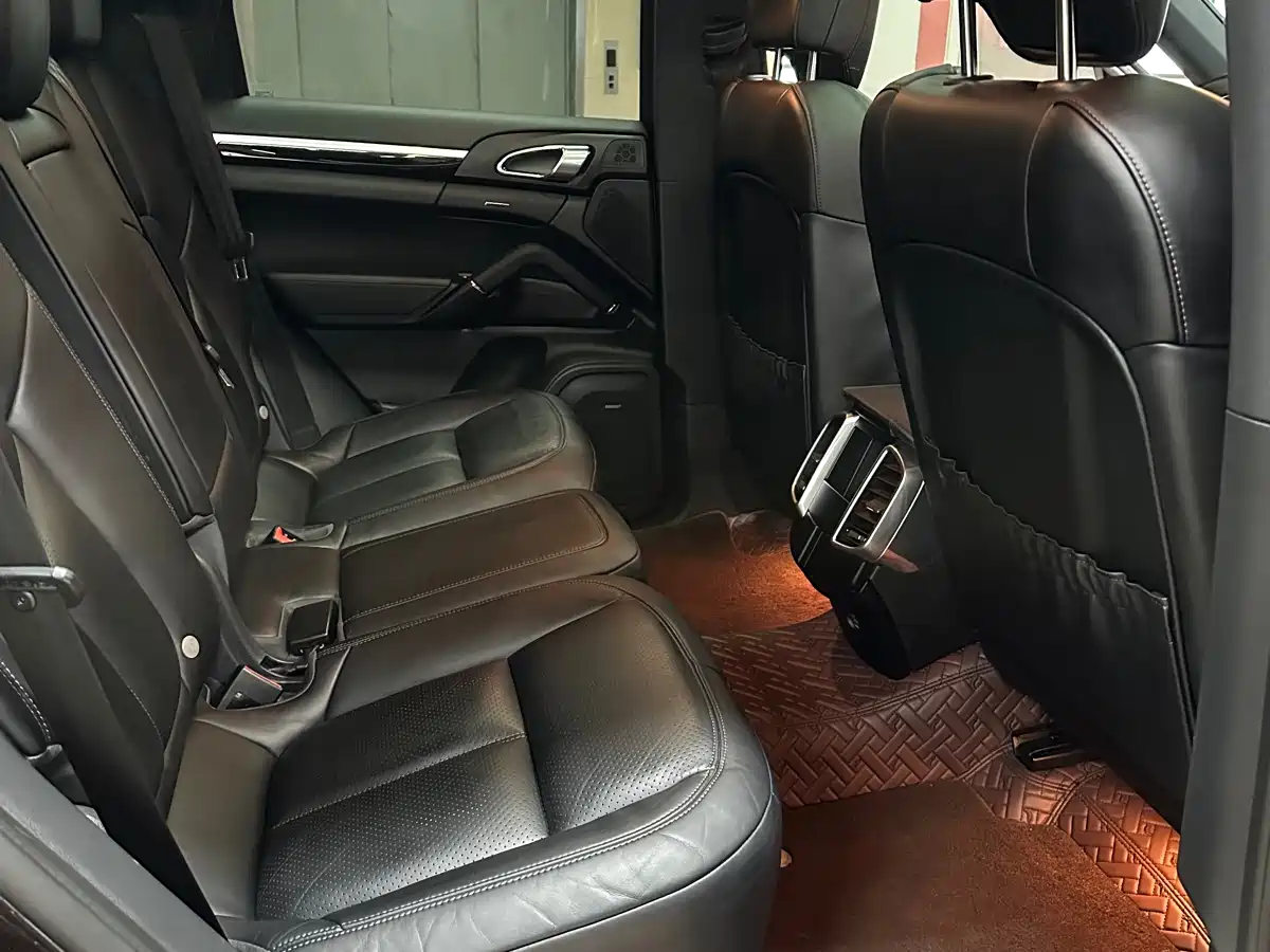 Porsche Cayenne 2016 Cayenne Platinum Edition 3.0T фото 19