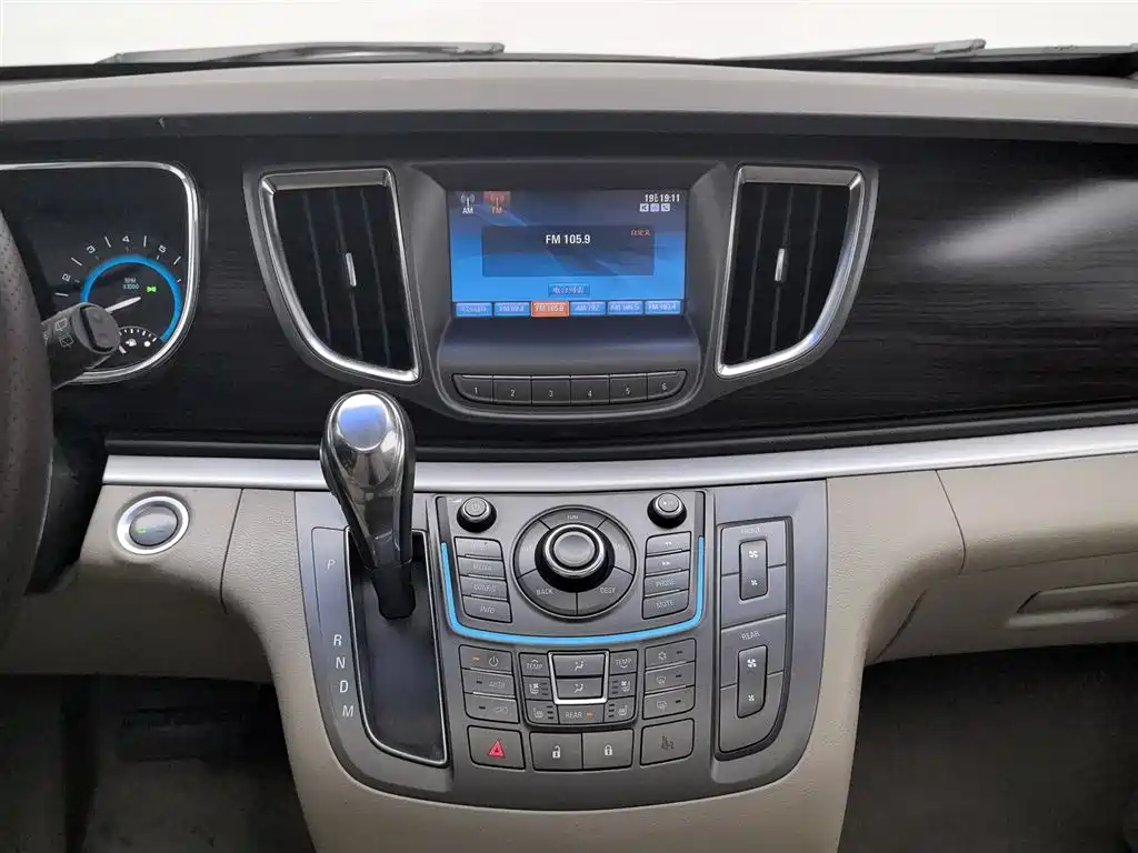 Buick GL8 2013 3.0L XT Luxury Business Flagship Edition фото 12