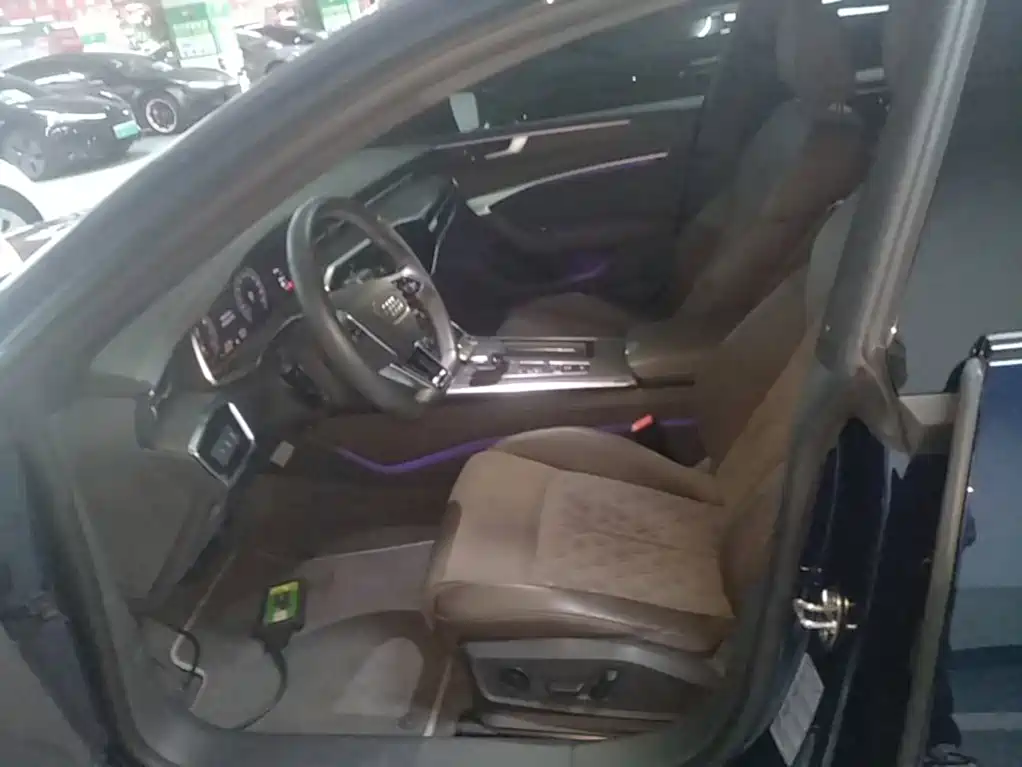 Audi A7L 2022 2022 55 TFSI quattro S-line Zhiyuan Crystal Package