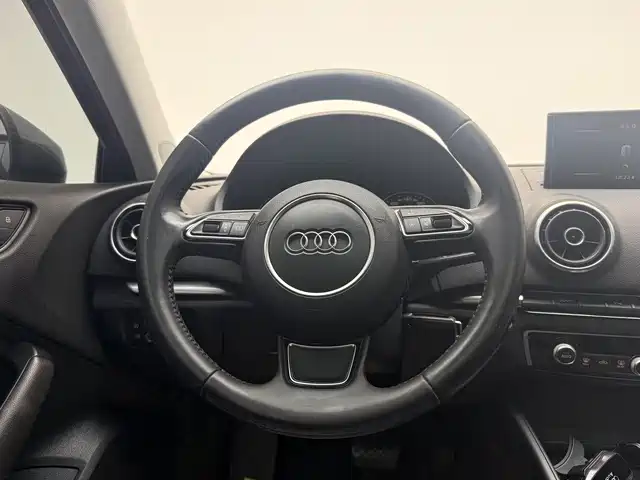 Audi A3 2014 Sportback 35 TFSI Automatic Comfort фото 11