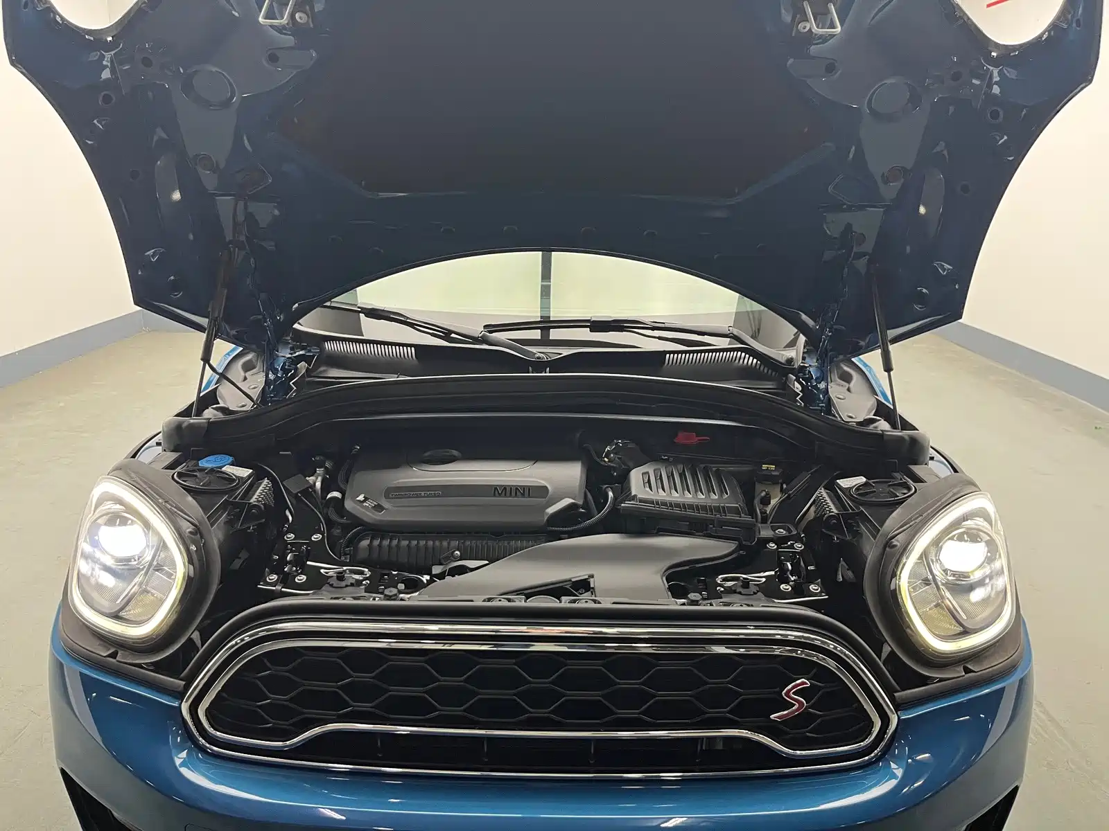 صورة 21 - MINI COUNTRYMAN