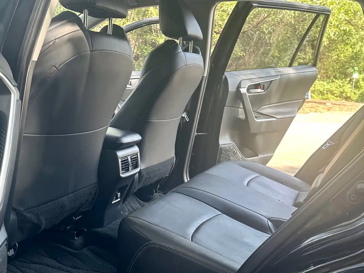Toyota Wildlander 2020 2.0L CVT AWD Luxury Edition фото 6