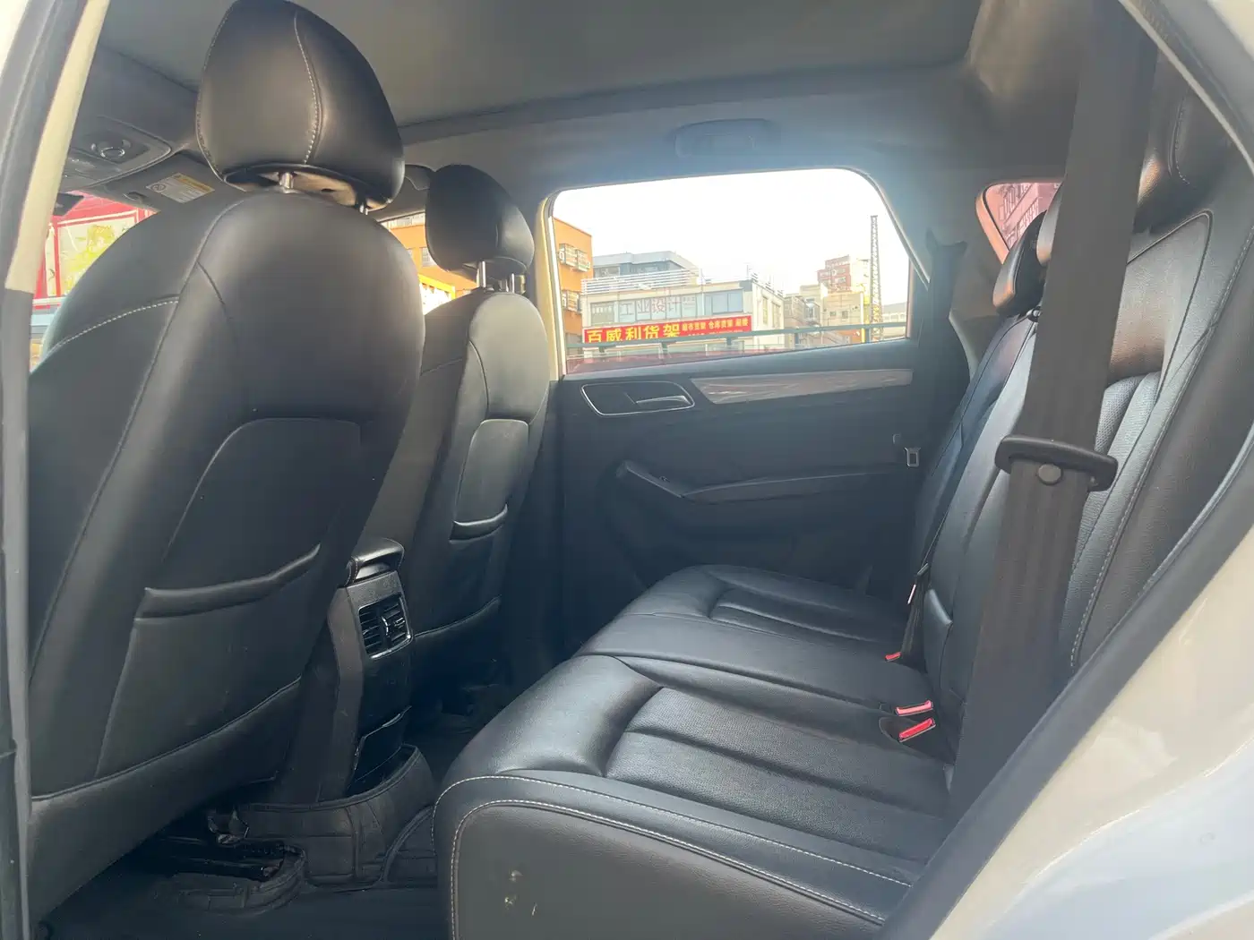 Фото 9 - Roewe RX5