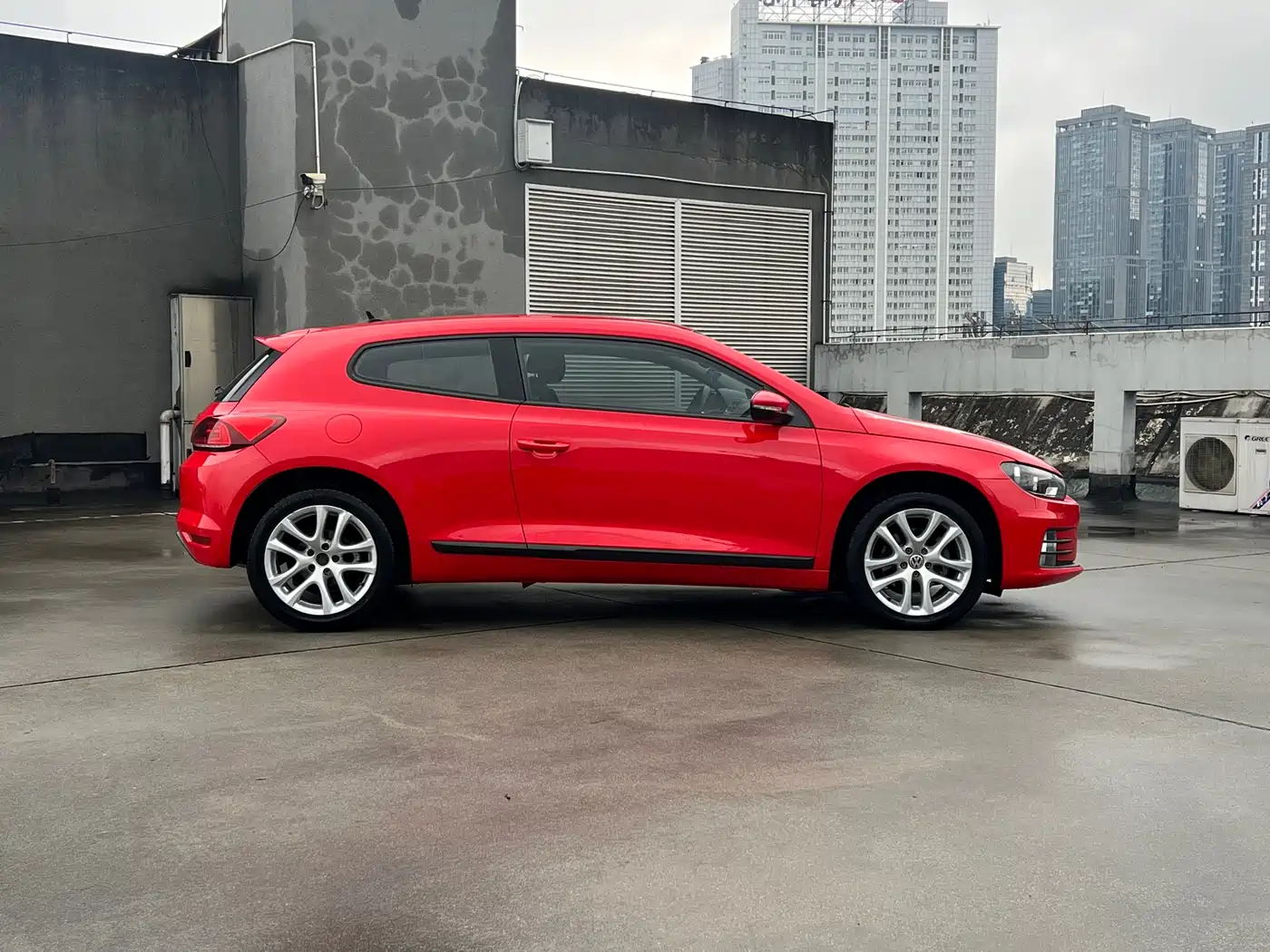 Volkswagen Scirocco 2015 1.4TSI Trend Edition фото 4